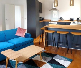 Salts House - Contemporary Apartments in Saltaire - Free On-Street Parking