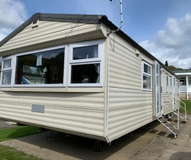 3 Bedroom Caravan CU2, Whitecliff Bay, Bembridge, Isle of Wight