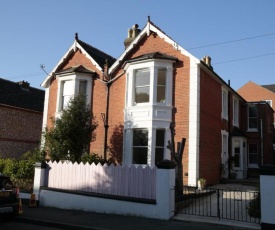 The Pink Door Seaside Holiday Home