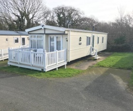 Luxury 2 Bedroom Caravan LG25, Shanklin, Isle of Wight