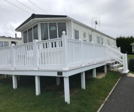 Luxury 2 Bedroom Caravan LG39, Shanklin, Isle of Wight