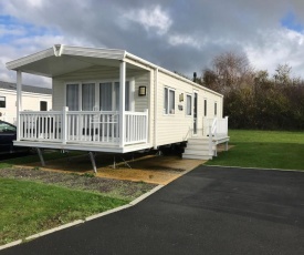 Luxury 2 Bedroom Caravan OG32, Shanklin, Isle of Wight