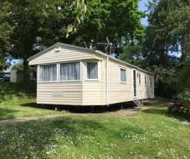 Modern 3 Bedroom Caravan KG25, Shanklin, Pet Friendly, Central Heating