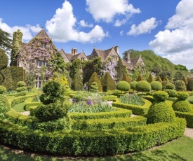 World Famous Abbey House Gardens