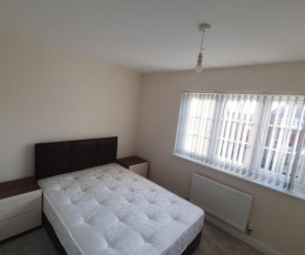 2 bed house, large double bedroom to rent
