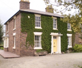 Duken Courtyard Cottage