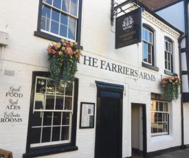 FARRIERS ARMS