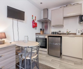 Flat 2, 15 Foregate Apartment - Worcester City Centre